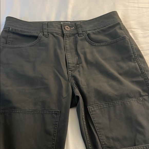 Black (or Dark Grey) Men’s REI Cargo Pants, size 32/32 - Picture 3 of 5